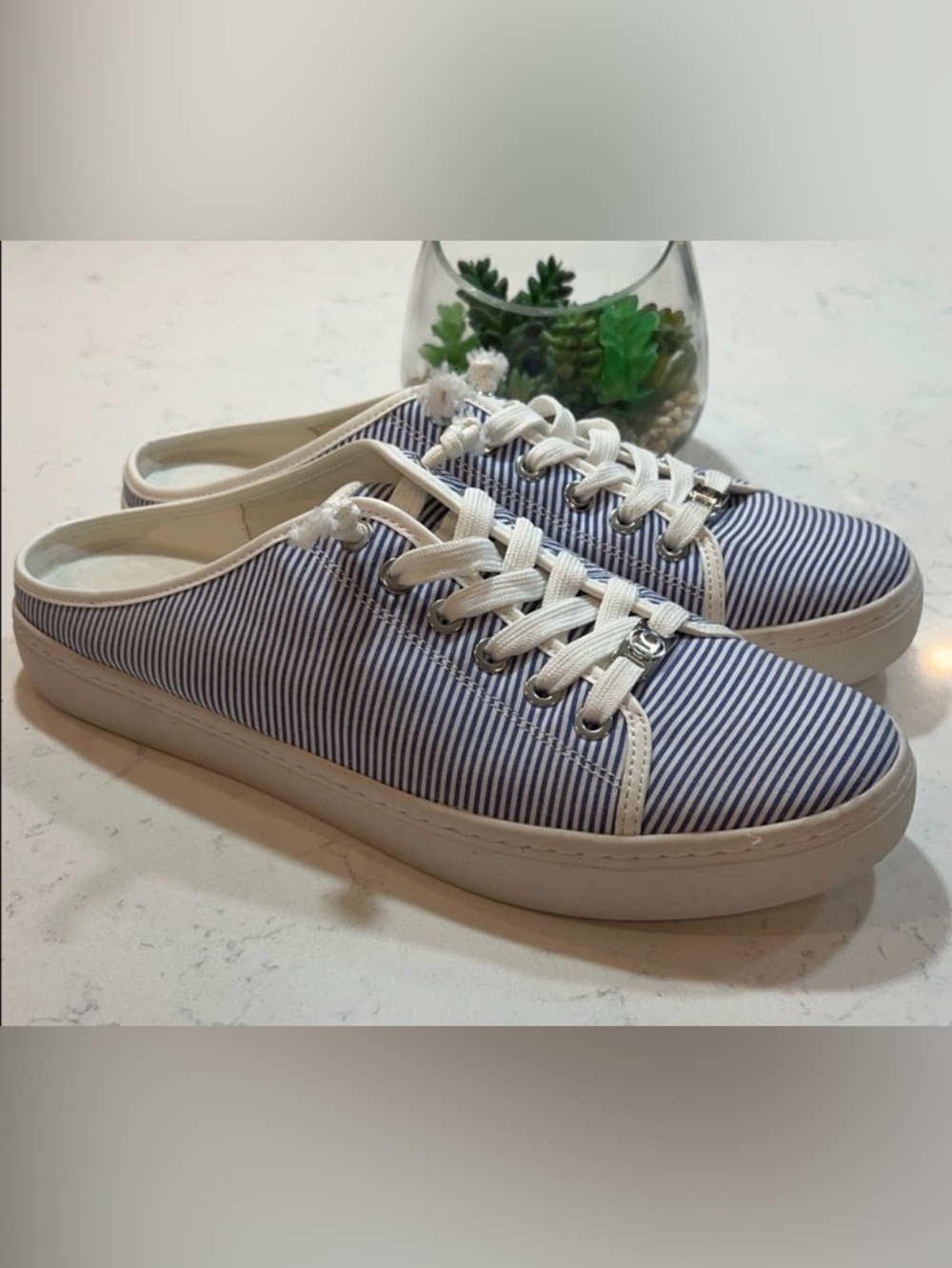 Liz Claiborne Womens Wayna Mules Slip-on Round Toe Slip-on sneakers size 10